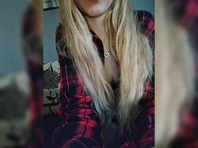 SexyBlondVlk webcam