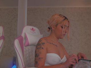 DiamondAva Porn Show