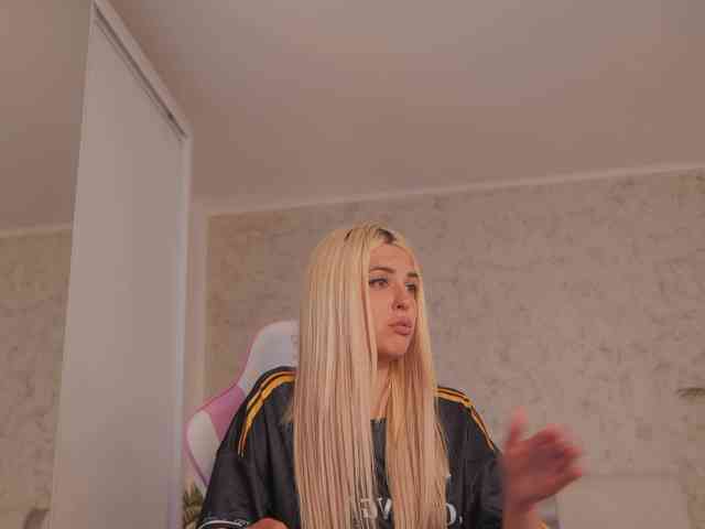 Theajoy Live Webcam on BongaCams