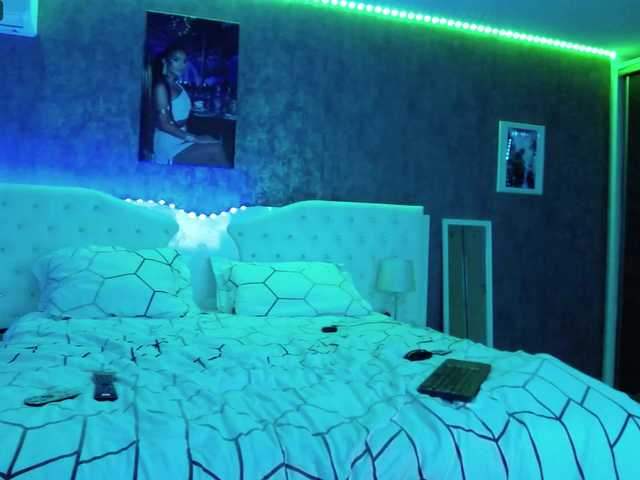 PinkNicolle's BongaCams show and profile