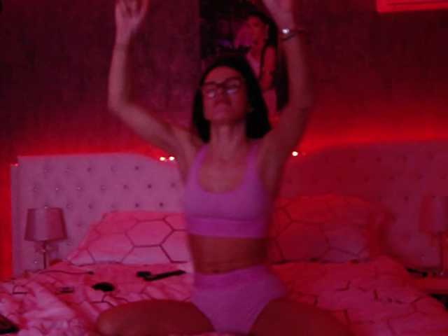 PinkNicolle's BongaCams show and profile