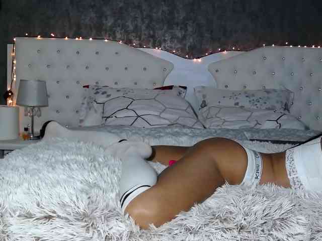 PinkNicolle webcam