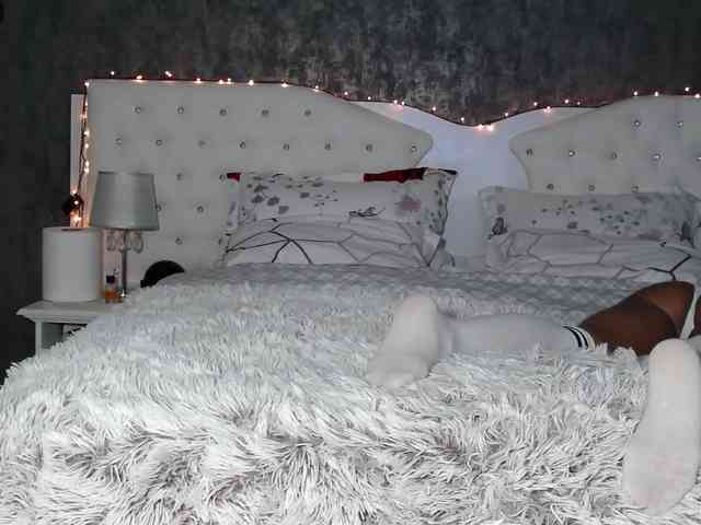 PinkNicolle webcam