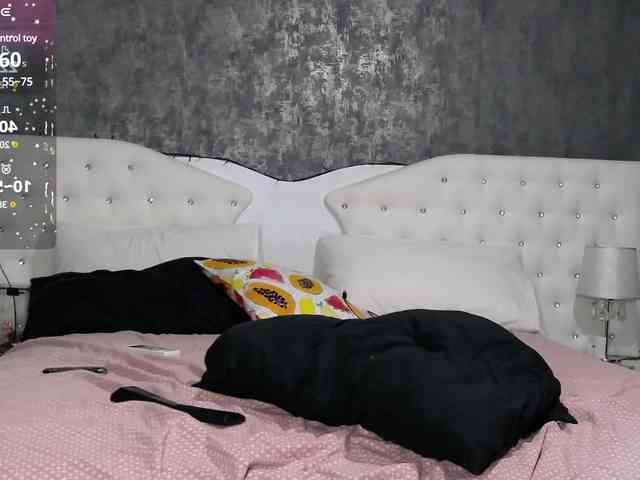 PinkNicolle webcam
