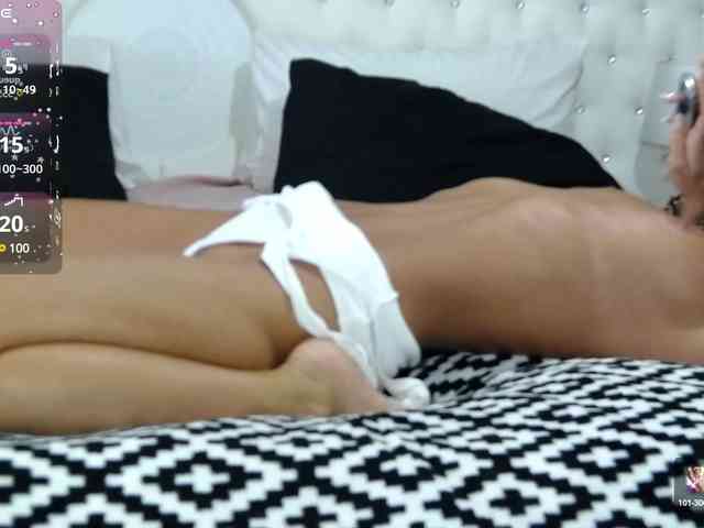 PinkNicolle webcam