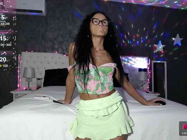 PinkNicolle webcam