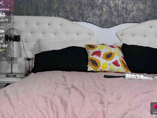 PinkNicolle webcam