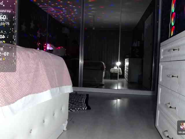 PinkNicolle webcam