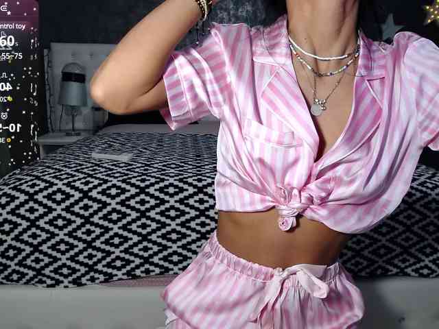 PinkNicolle webcam