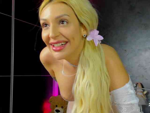 Kristinne13 webcam