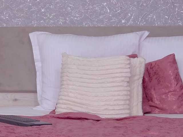 EmmaXXXQueen live room