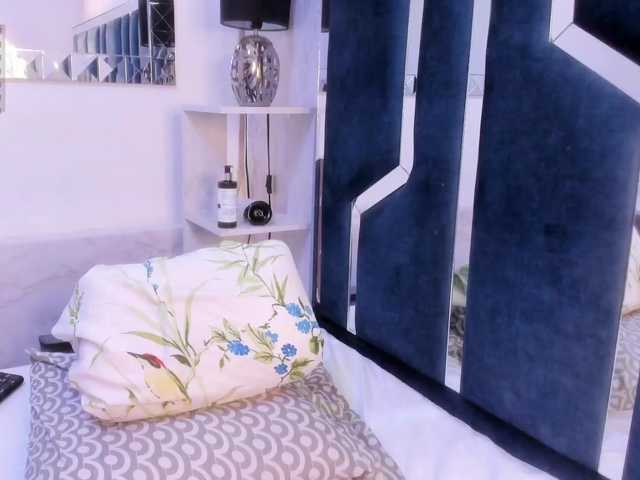 Veronica-Ryan's BongaCams show and profile