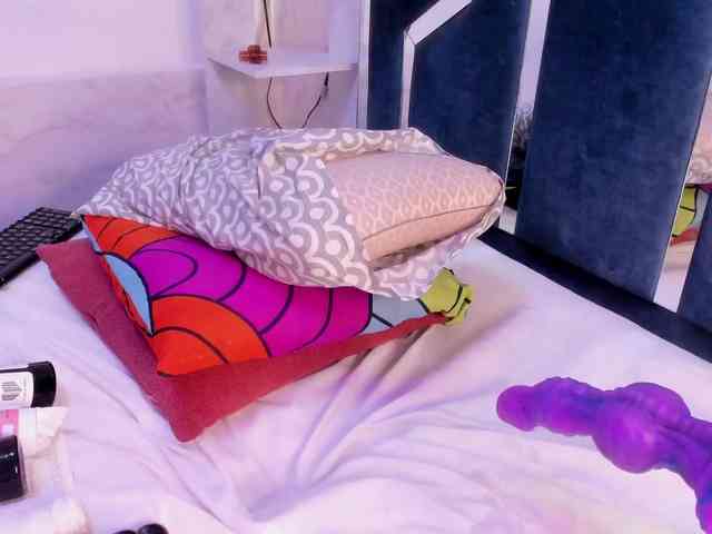 Veronica-Ryan webcam