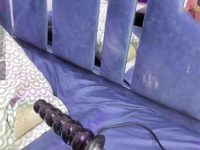 Veronica-Ryan webcam