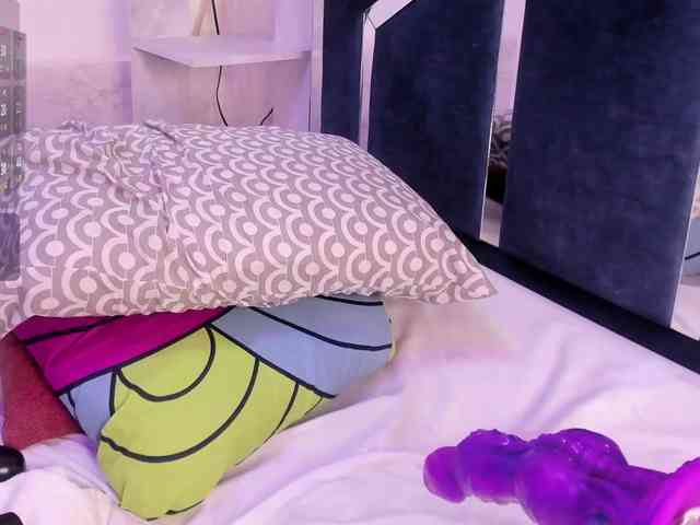 Veronica-Ryan webcam