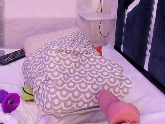 Veronica-Ryan webcam