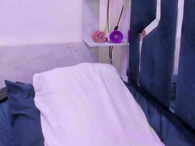 Veronica-Ryan webcam