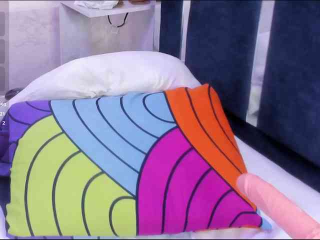 Veronica-Ryan webcam