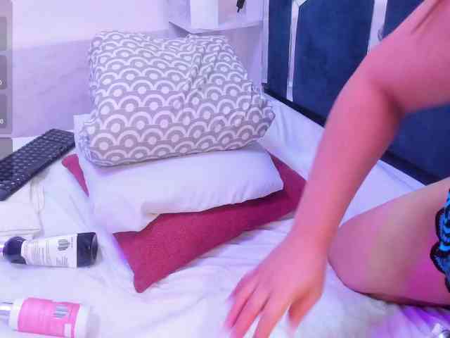 Veronica-Ryan webcam