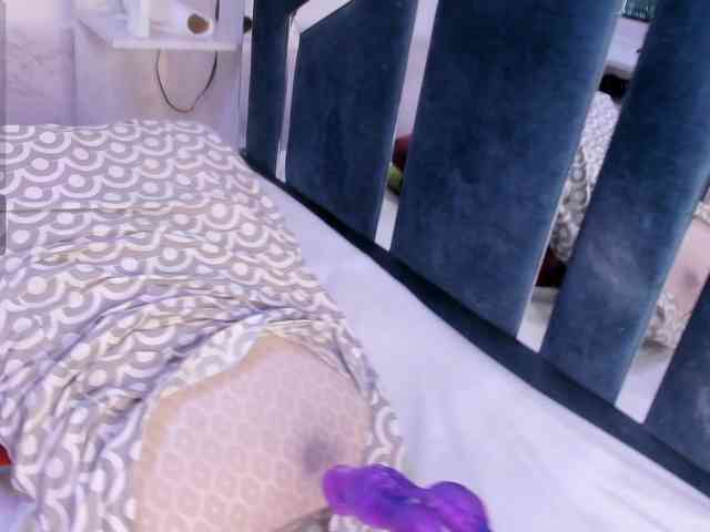 Veronica-Ryan webcam