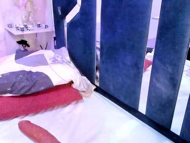 Veronica-Ryan webcam