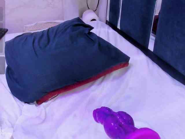 Veronica-Ryan webcam