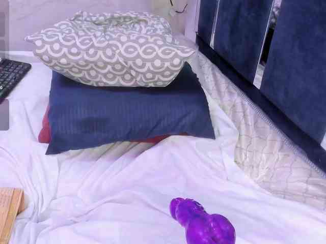 Veronica-Ryan webcam