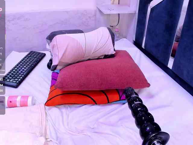 Veronica-Ryan Veronica-Ryan