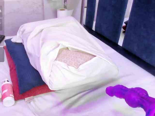 Veronica-Ryan webcam