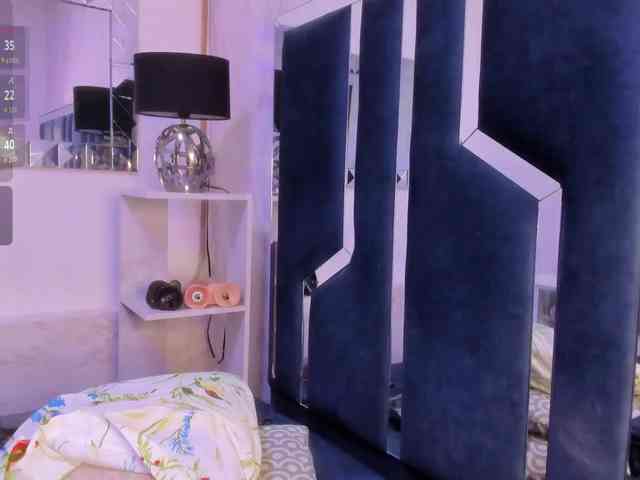 Veronica-Ryan webcam