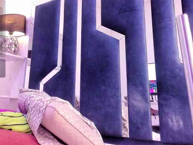 Veronica-Ryan webcam