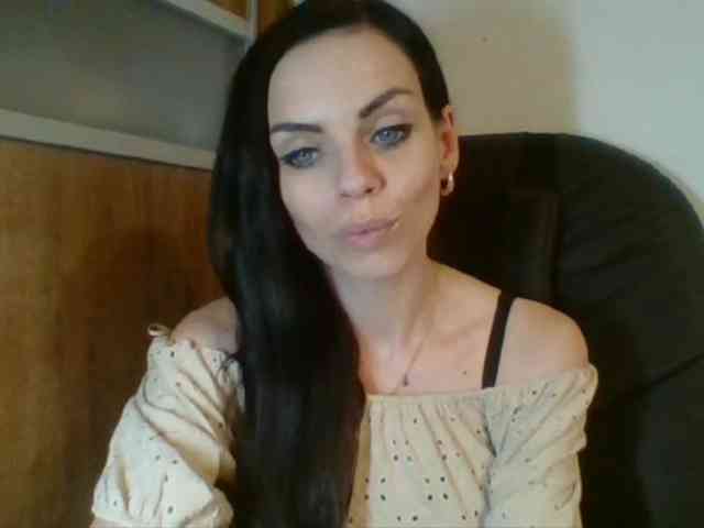 CassieDoll webcam