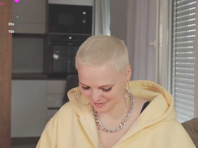 LikaBerry's BongaCams show and profile