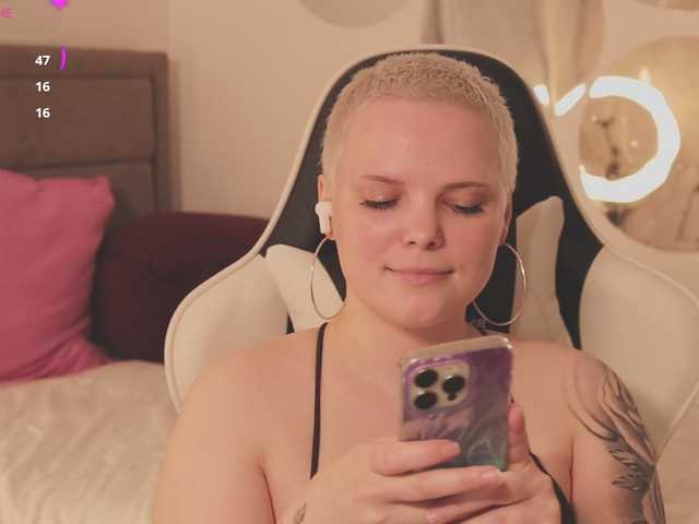 LikaBerry's BongaCams show and profile