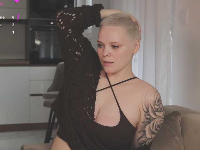 LikaBerry's BongaCams show and profile