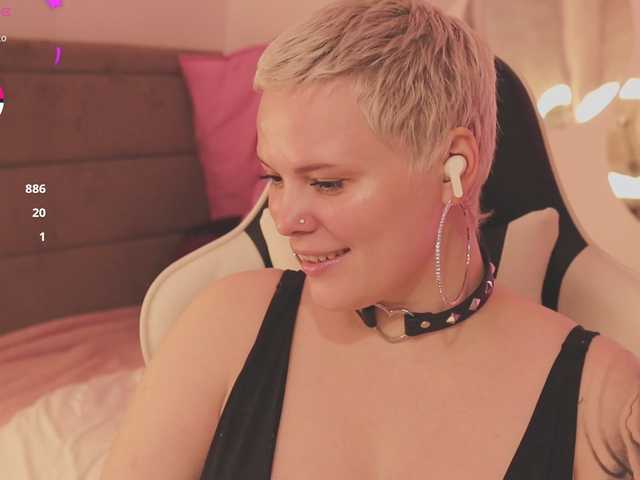 LikaBerry's BongaCams show and profile