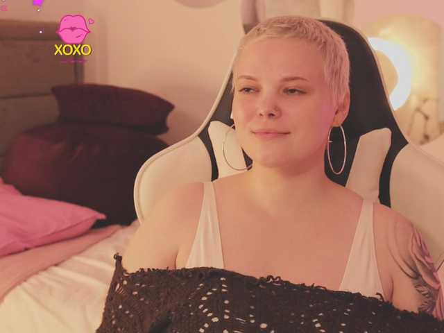 LikaBerry's BongaCams show and profile