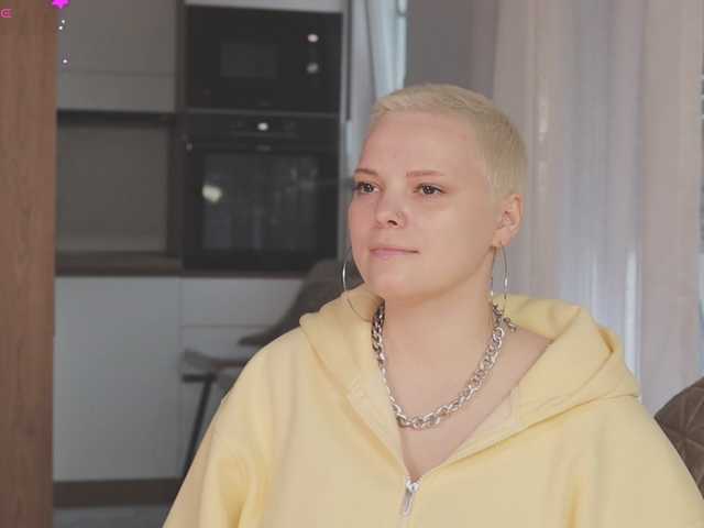 LikaBerry's BongaCams show and profile