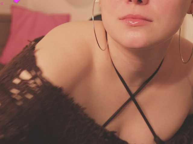 LikaBerry's BongaCams show and profile