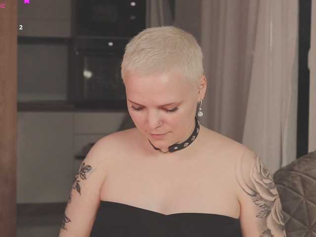 LikaBerry's BongaCams show and profile