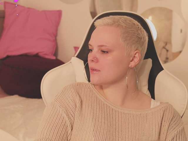 LikaBerry's BongaCams show and profile