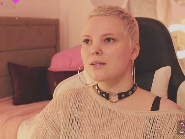 LikaBerry's BongaCams show and profile