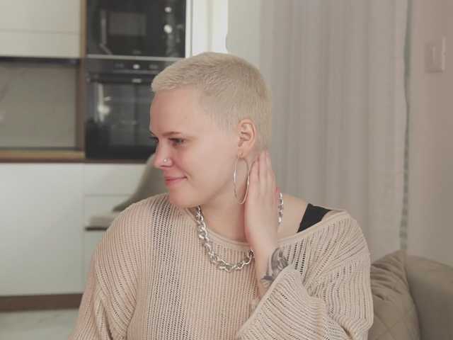 LikaBerry's BongaCams show and profile