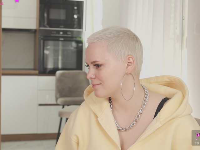 LikaBerry's BongaCams show and profile