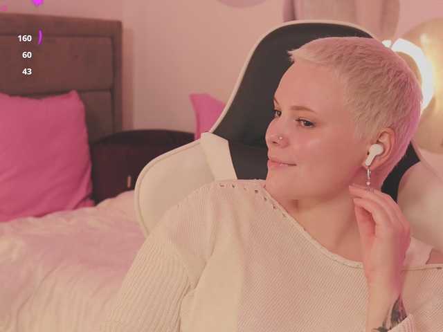 LikaBerry's BongaCams show and profile