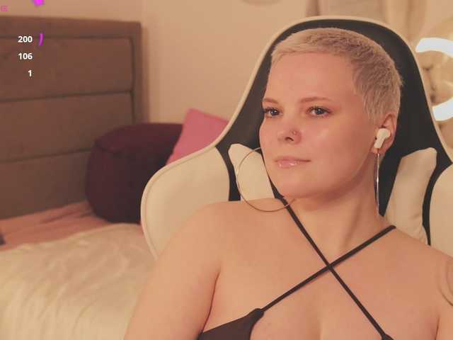 LikaBerry's BongaCams show and profile