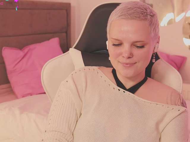 LikaBerry's BongaCams show and profile