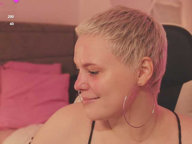 LikaBerry's BongaCams show and profile