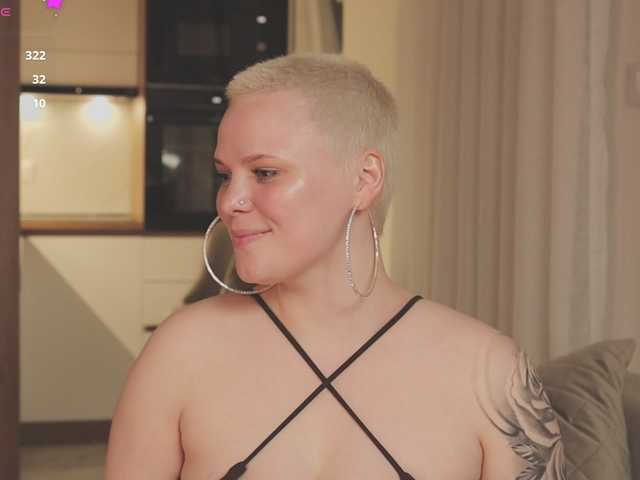 LikaBerry's BongaCams show and profile