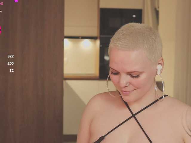 LikaBerry's BongaCams show and profile